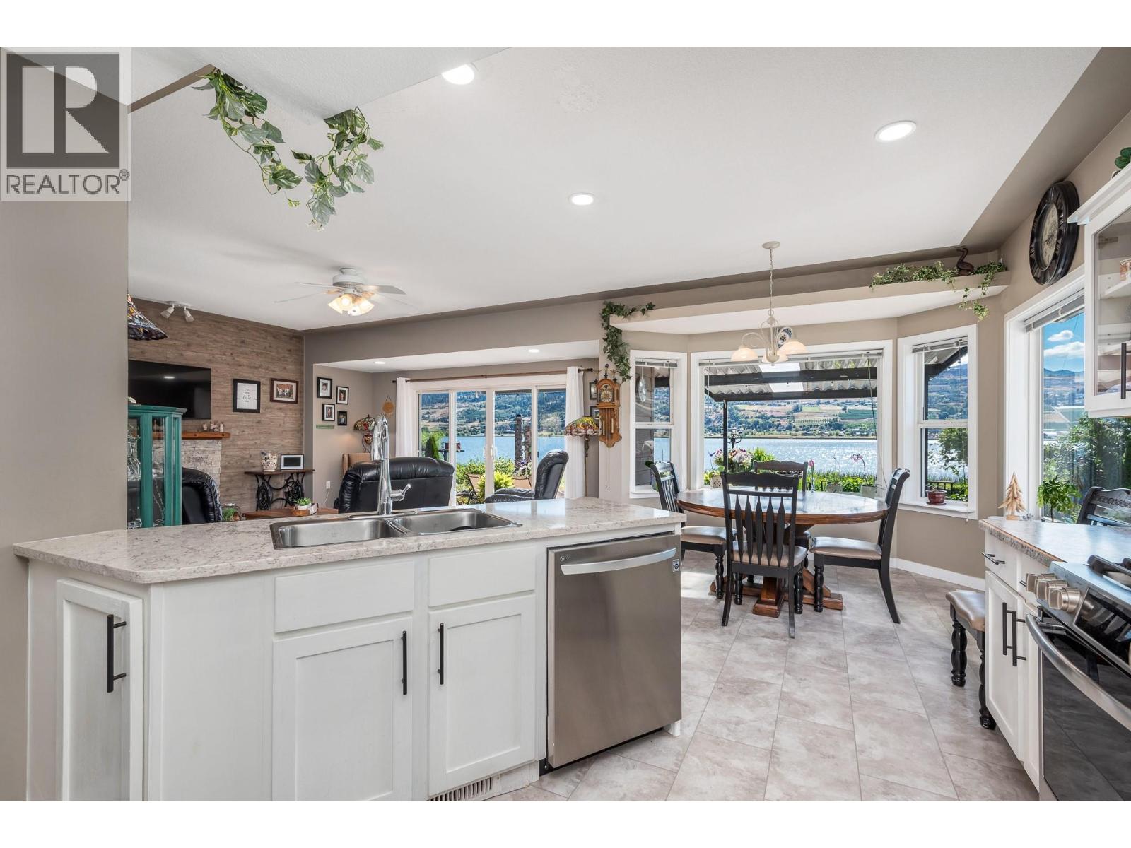 7185 Old Kamloops Road, Vernon, British Columbia  V1H 1W6 - Photo 11 - 10396146