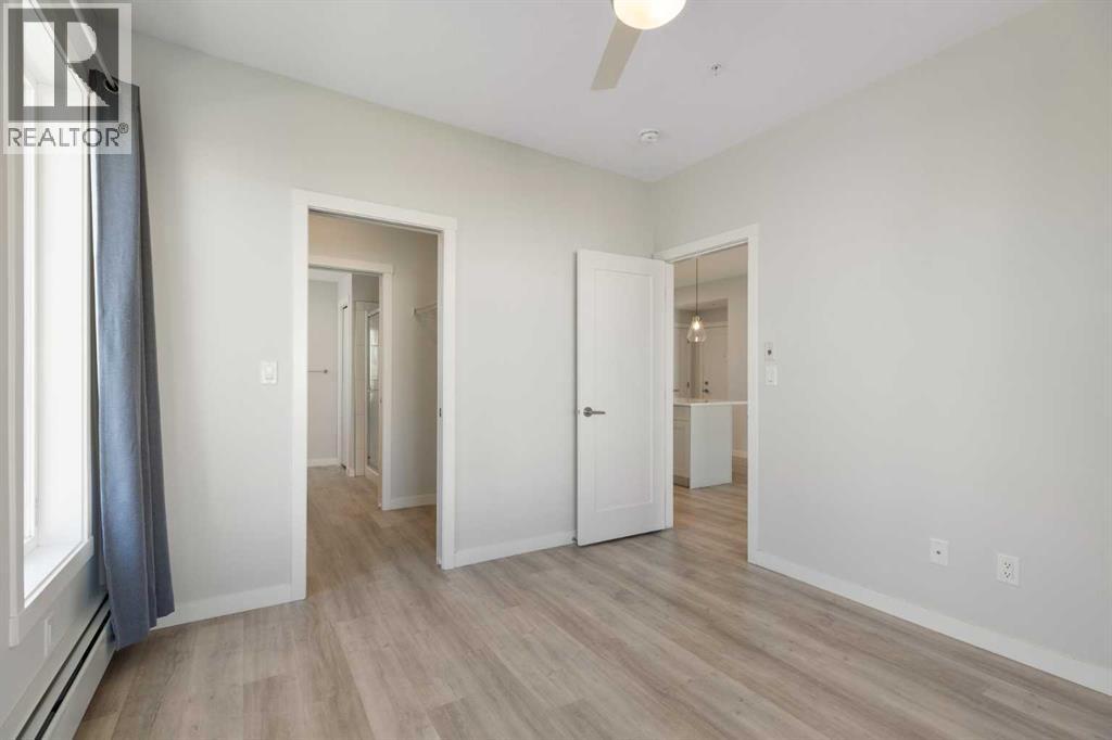 202, 150 Shawnee Square SW, Calgary, Alberta  T2Y 0T6 - Photo 11 - A2334729