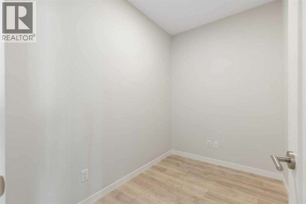 202, 150 Shawnee Square SW, Calgary, Alberta  T2Y 0T6 - Photo 21 - A2334729