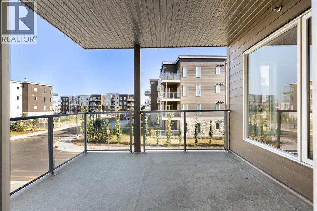 202, 150 Shawnee Square SW, Calgary, Alberta  T2Y 0T6 - Photo 8 - A2334729