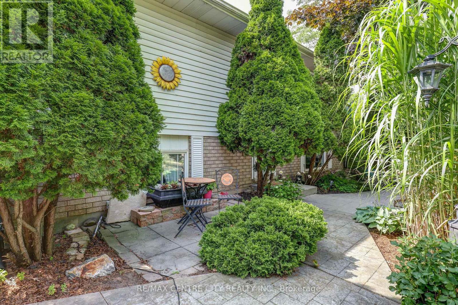 37 Fifth Avenue, St. Thomas, Ontario  N5R 4C4 - Photo 3 - X13642704