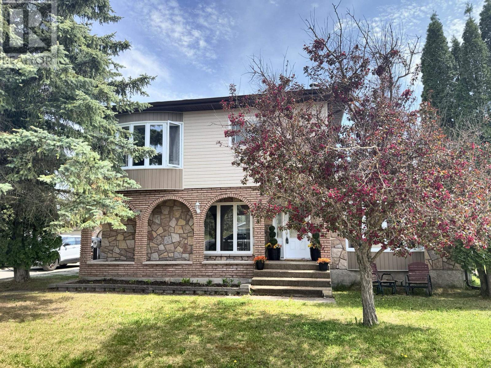 102 Thom St, Longlac, Ontario  P0T 2A0 - Photo 29 - TB2601459