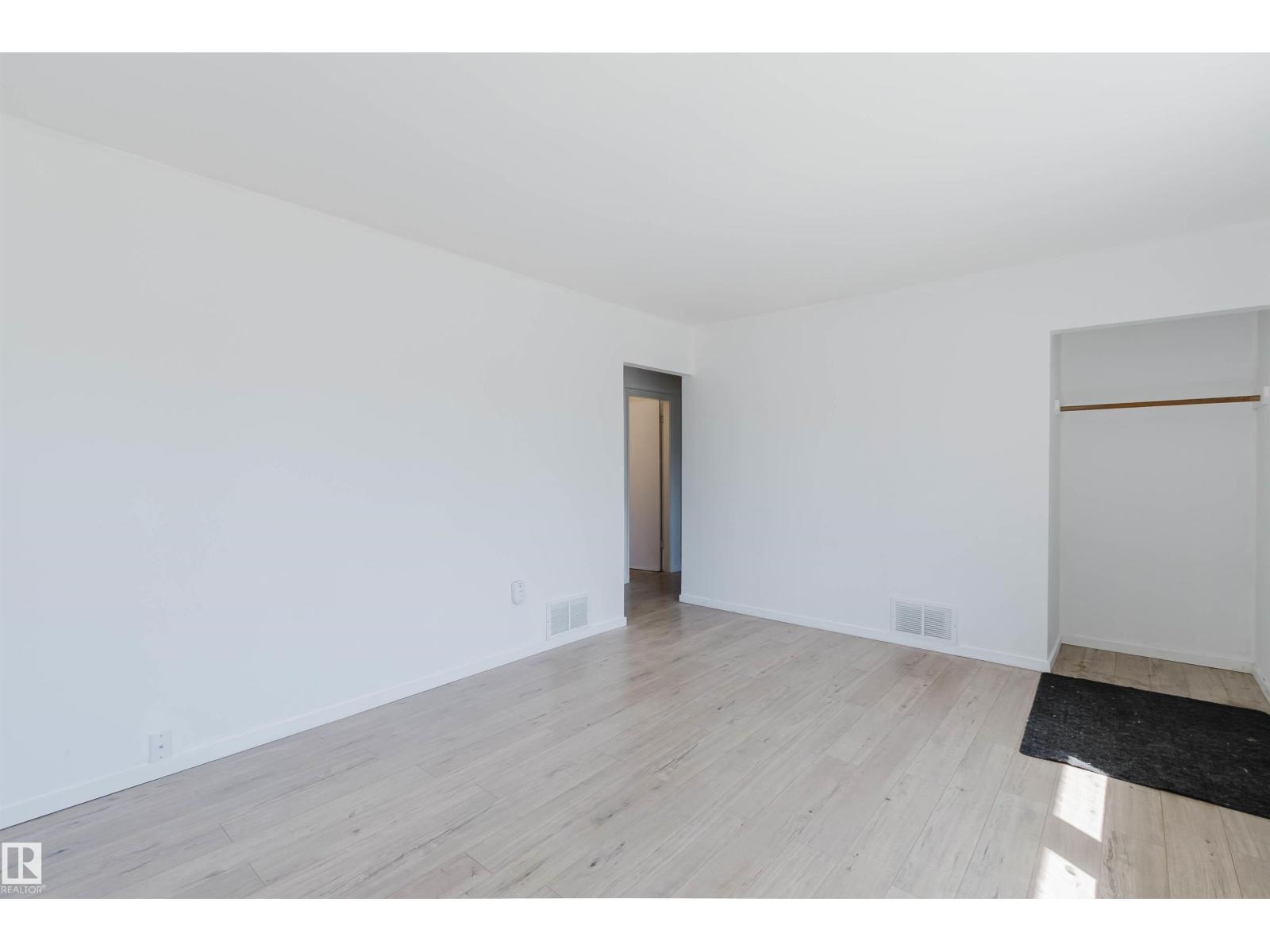 9606 163 St NW, Edmonton, Alberta  T5P 3M8 - Photo 6 - E4498137