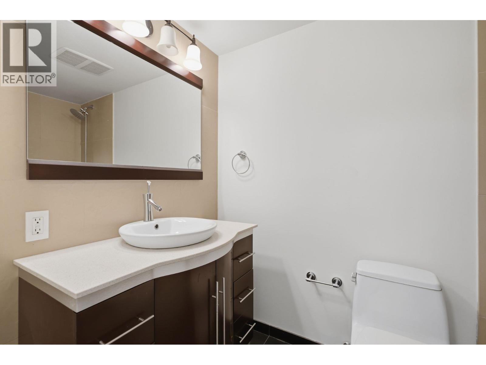 210 466 E Eighth Avenue, New Westminster, British Columbia  V3L 4L2 - Photo 16 - R3153197