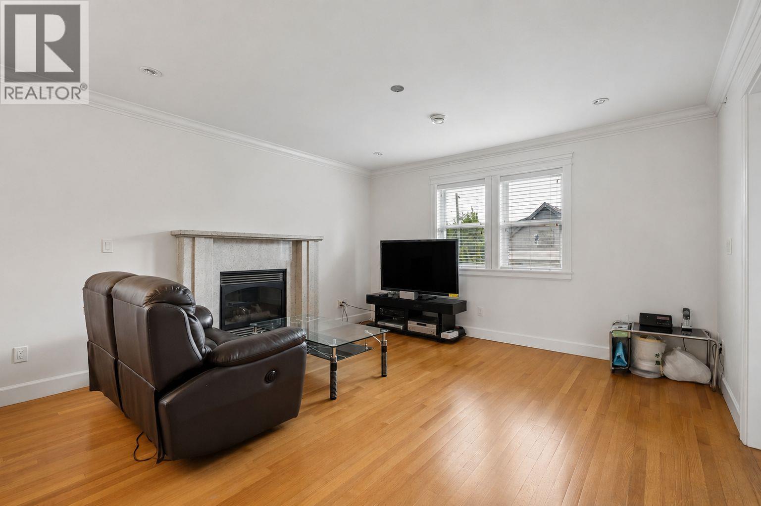 3795 Fleming Street, Vancouver, British Columbia V5N 3W1 - Photo 5 - R3153199