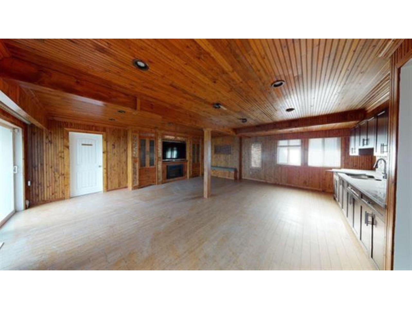 32210 South Fraser Way, Abbotsford, British Columbia  V2T 1W8 - Photo 14 - C8081009