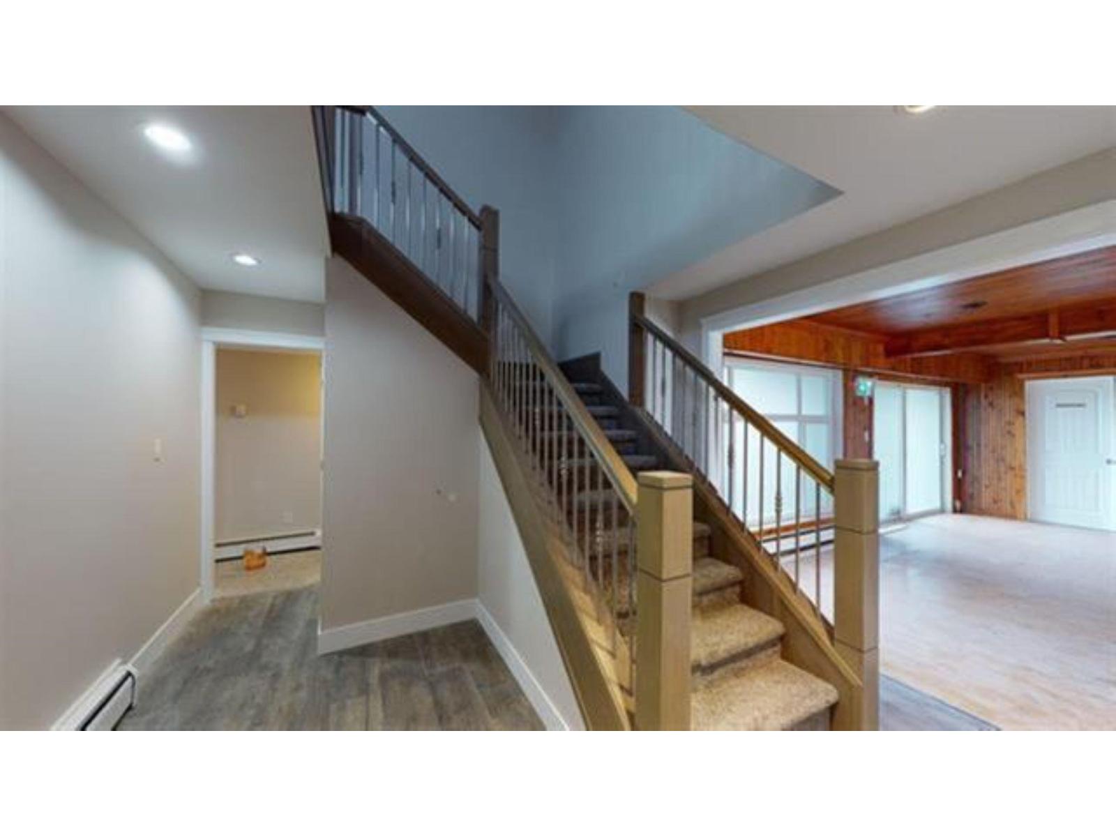 32210 South Fraser Way, Abbotsford, British Columbia  V2T 1W8 - Photo 7 - C8081009