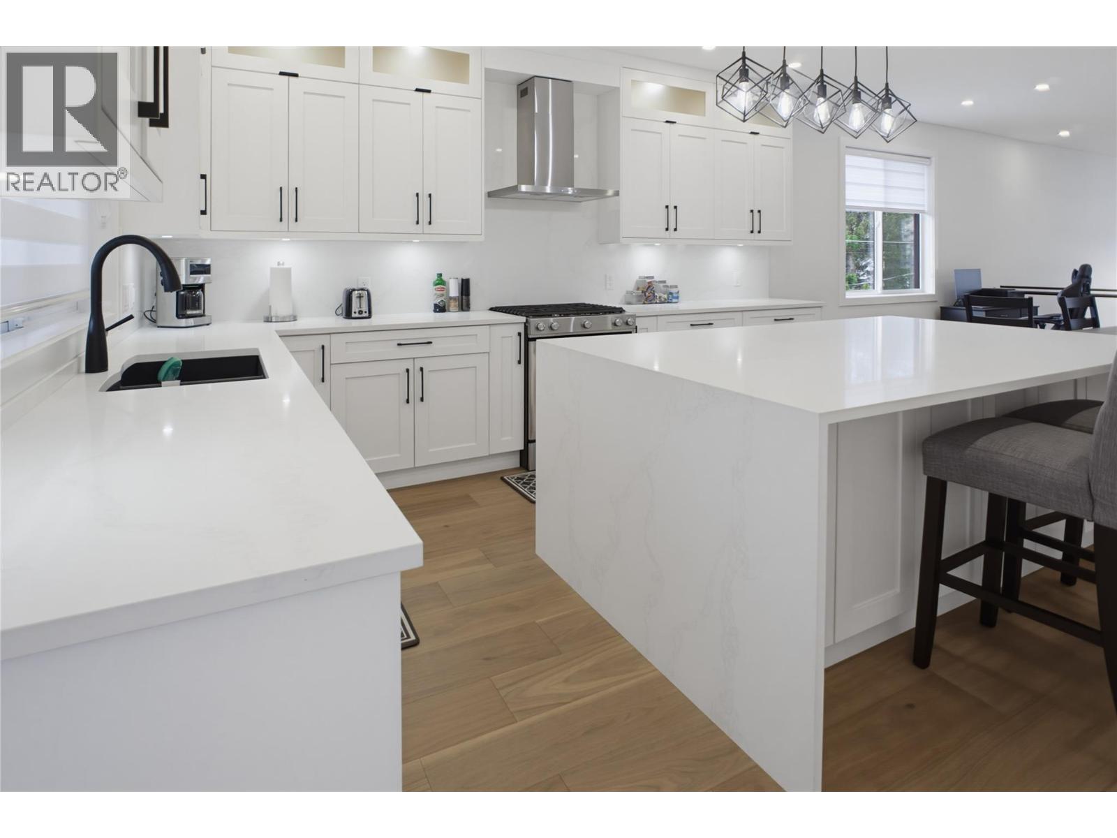 2967 Gilbert Road, Kamloops, British Columbia  V2B 7A9 - Photo 4 - 10391212