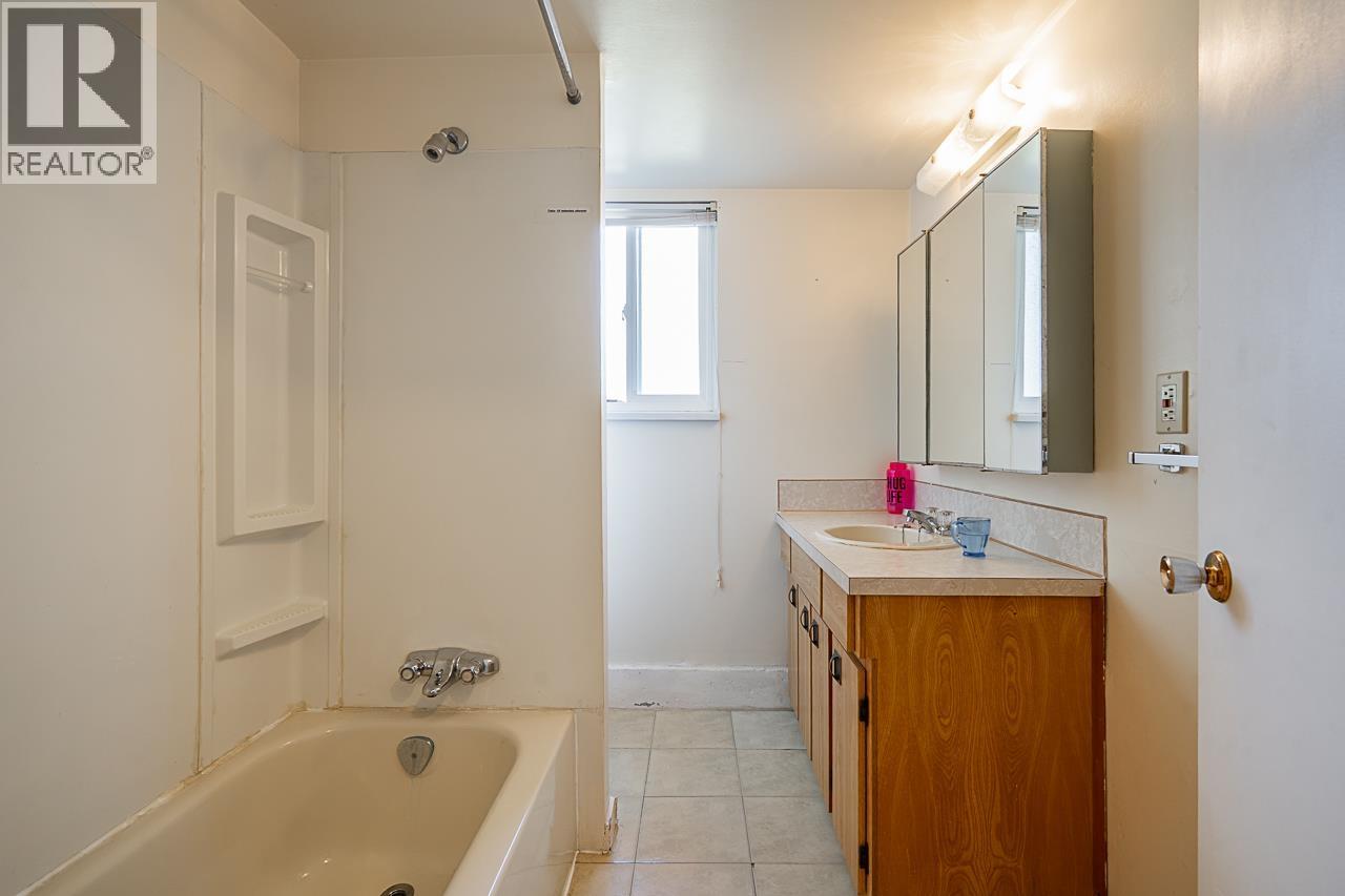 8571 Greenfield Drive, Richmond, British Columbia V7A 4M2 - Photo 36 - R3152965