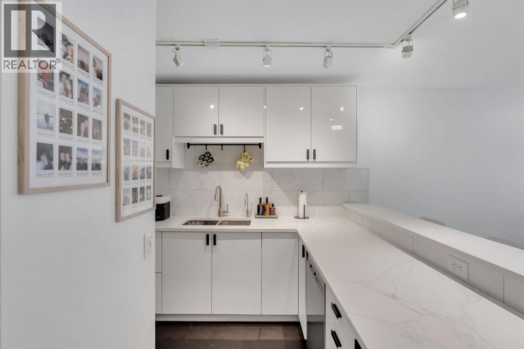 302, 705 56 Avenue SW, Calgary, Alberta  T2V 0G9 - Photo 18 - A2329925