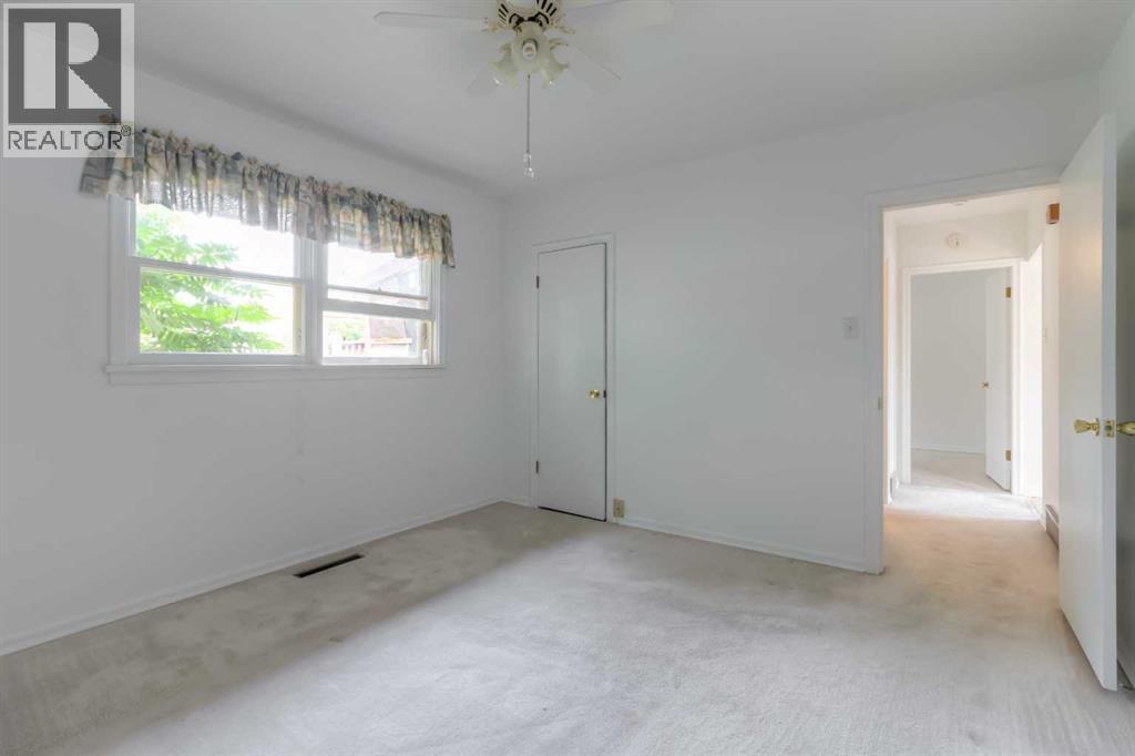 1218 18 Street N, Lethbridge, Alberta  T1H 3H6 - Photo 11 - A2331568