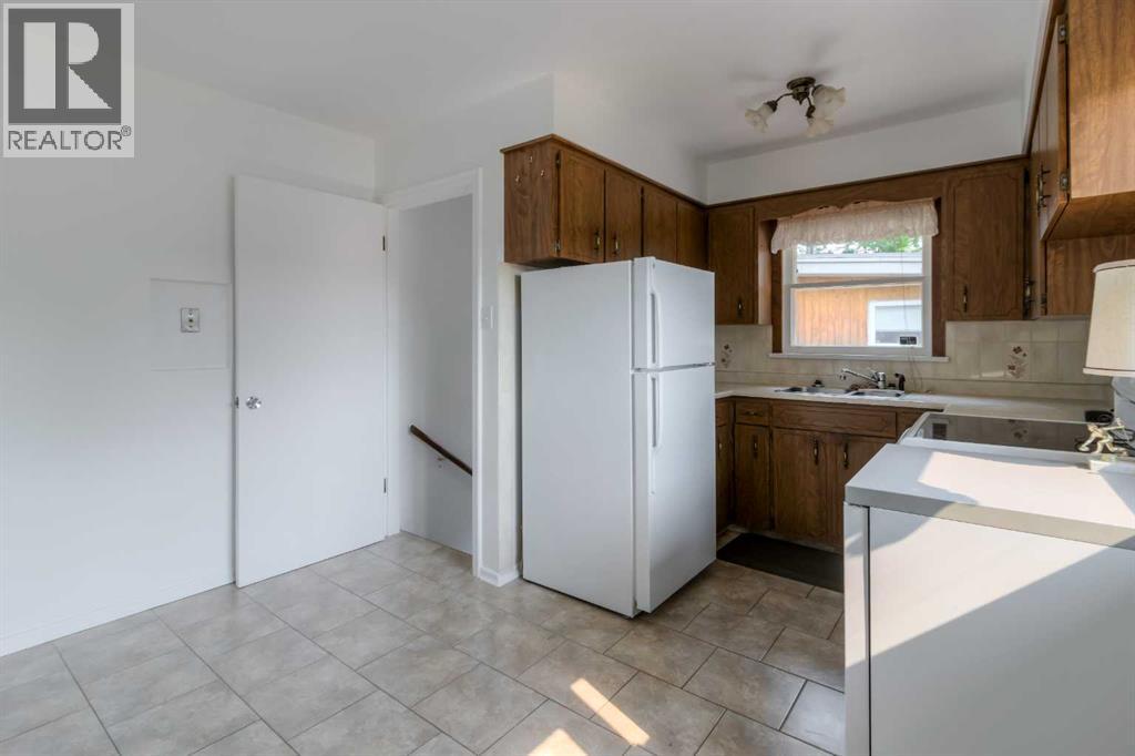 1218 18 Street N, Lethbridge, Alberta  T1H 3H6 - Photo 14 - A2331568