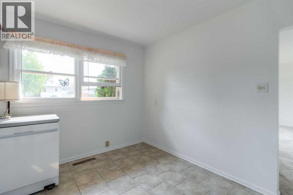 1218 18 Street N, Lethbridge, Alberta  T1H 3H6 - Photo 13 - A2331568