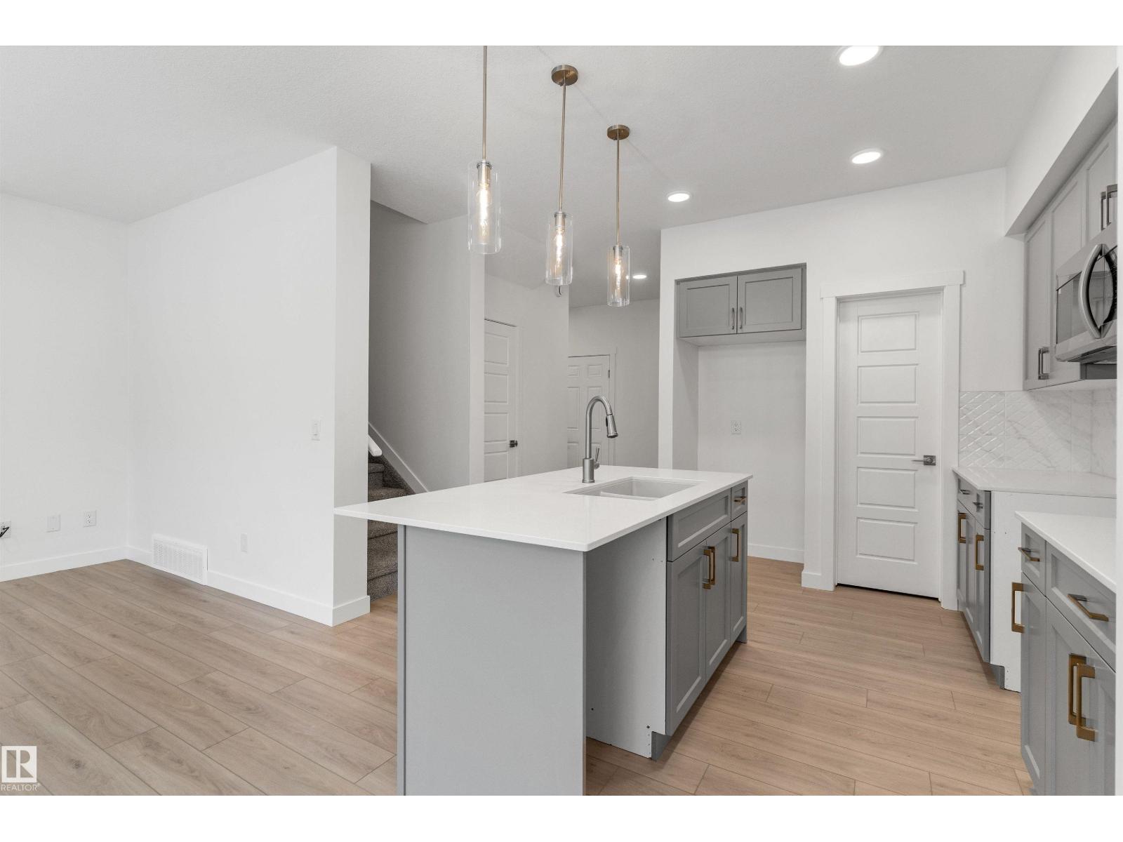 913 19 Av Nw, Edmonton, Alberta  T6T 2X4 - Photo 8 - E4502271