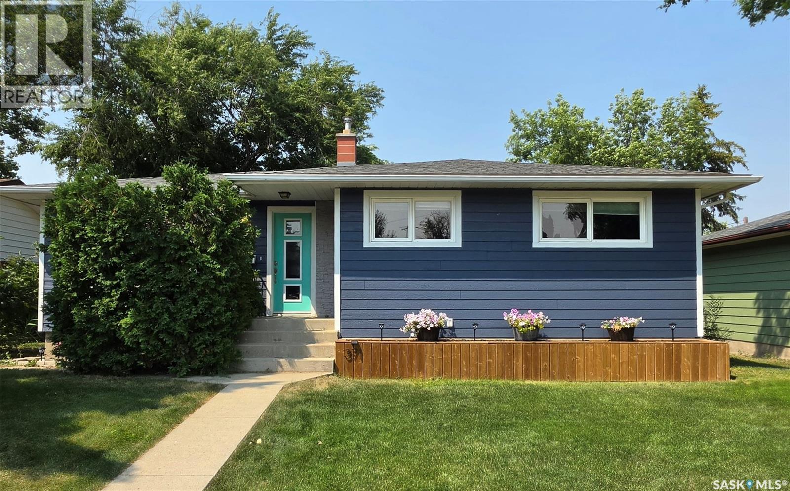 371 Allen Drive, Swift Current, Saskatchewan  S9H 3A5 - Photo 1 - SK044556