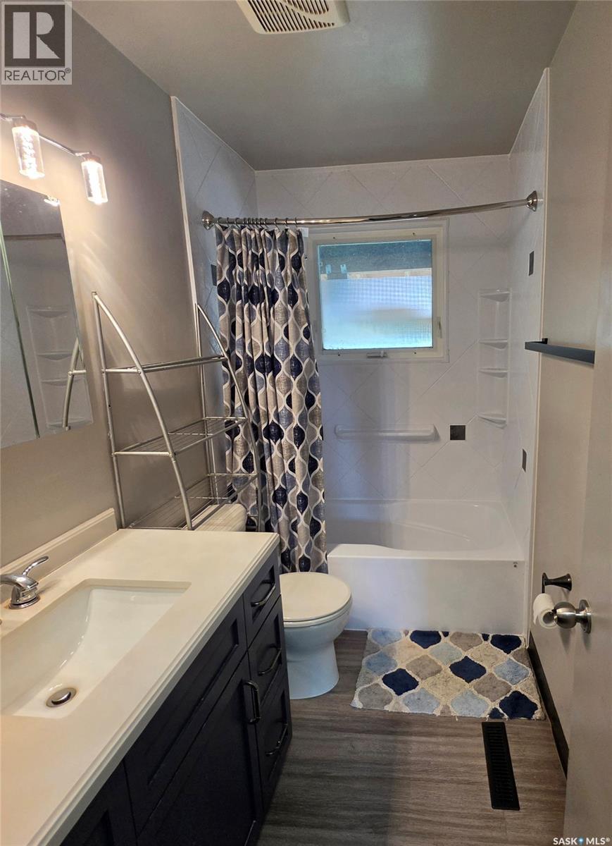 371 Allen Drive, Swift Current, Saskatchewan  S9H 3A5 - Photo 18 - SK044556