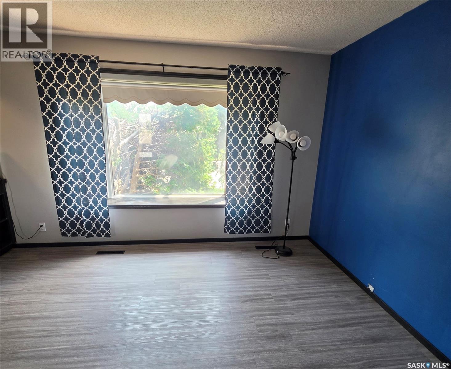 371 Allen Drive, Swift Current, Saskatchewan  S9H 3A5 - Photo 8 - SK044556
