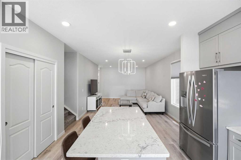 34 Aquila Way NW, Calgary, Alberta  T3R 1Z6 - Photo 7 - A2325921