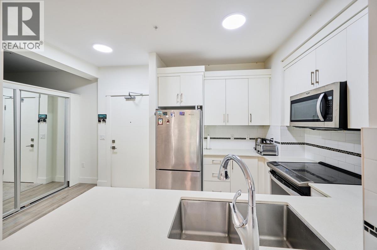 305 22577 Royal Crescent, Maple Ridge, British Columbia V2X 2M2 - Photo 6 - R3153186