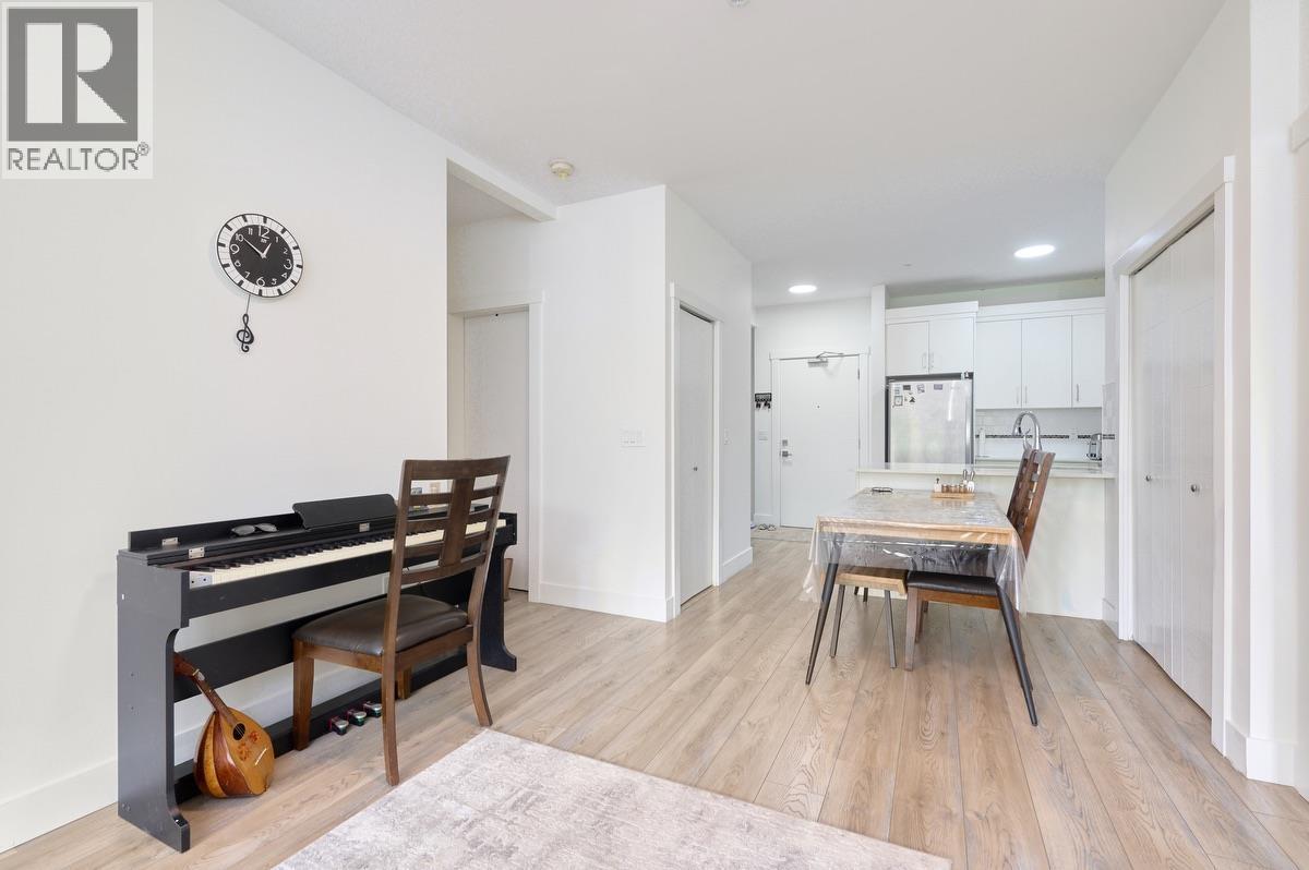 305 22577 Royal Crescent, Maple Ridge, British Columbia V2X 2M2 - Photo 10 - R3153186