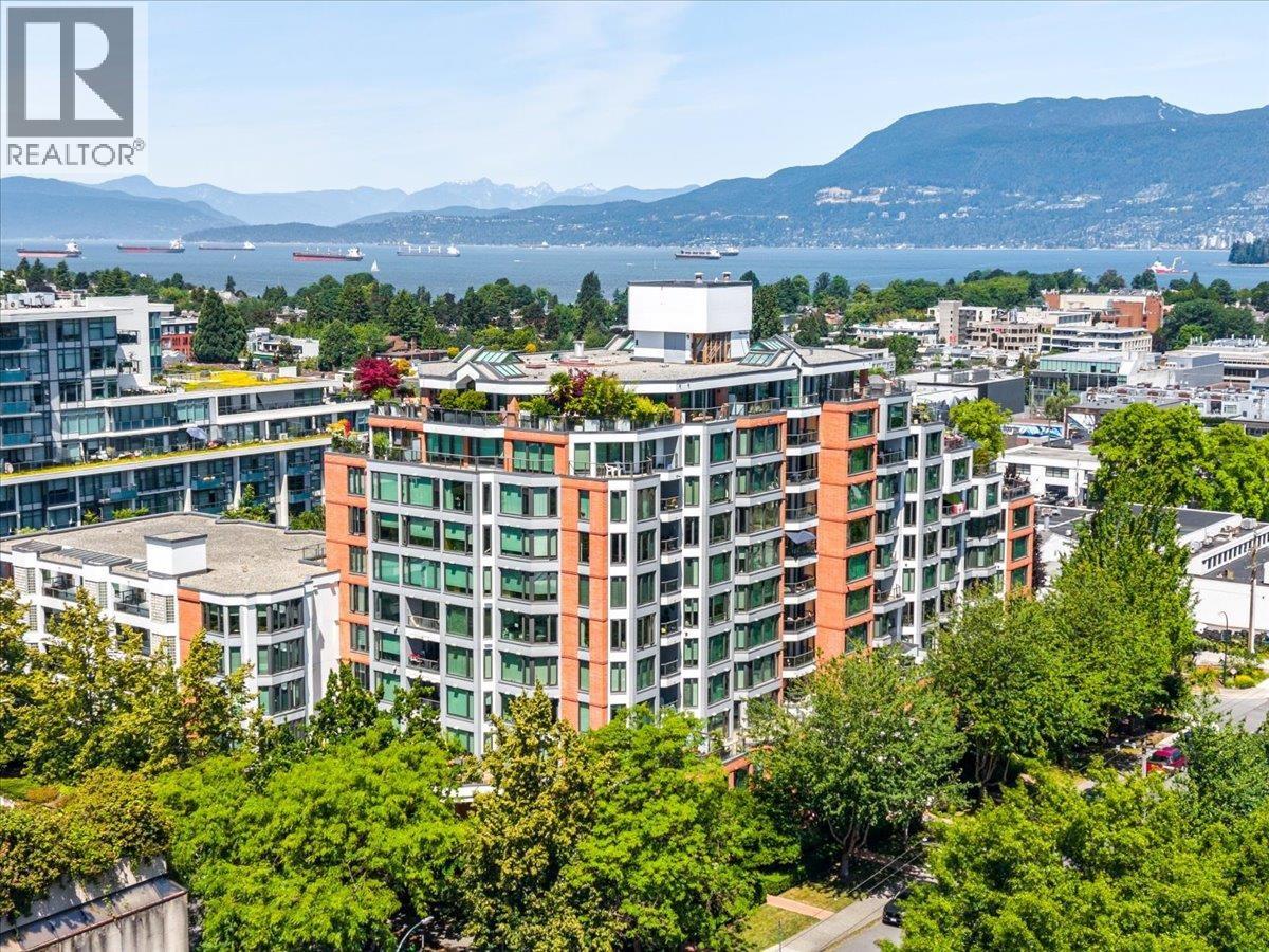 702 2201 Pine Street, Vancouver, British Columbia V6J 5E7 - Photo 1 - R3153085