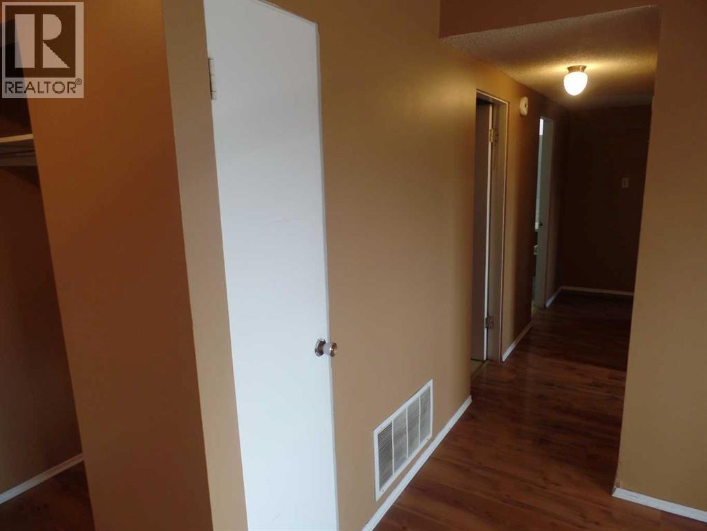 733 44 Avenue NW, Calgary, Alberta  T2K 0J5 - Photo 15 - A2335104