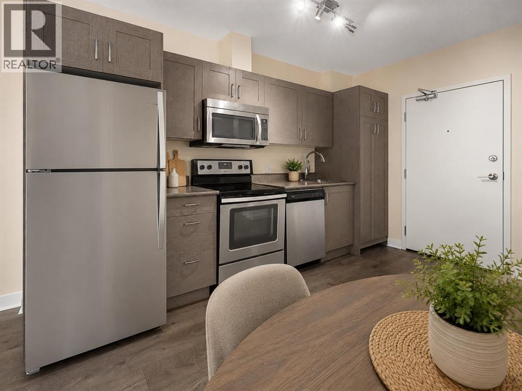 706, 30 Brentwood Common NW, Calgary, Alberta  T2L 2L8 - Photo 4 - A2305979