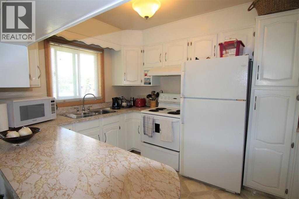 7504 39 Avenue NW, Calgary, Alberta  T3B 1V3 - Photo 12 - A2334145