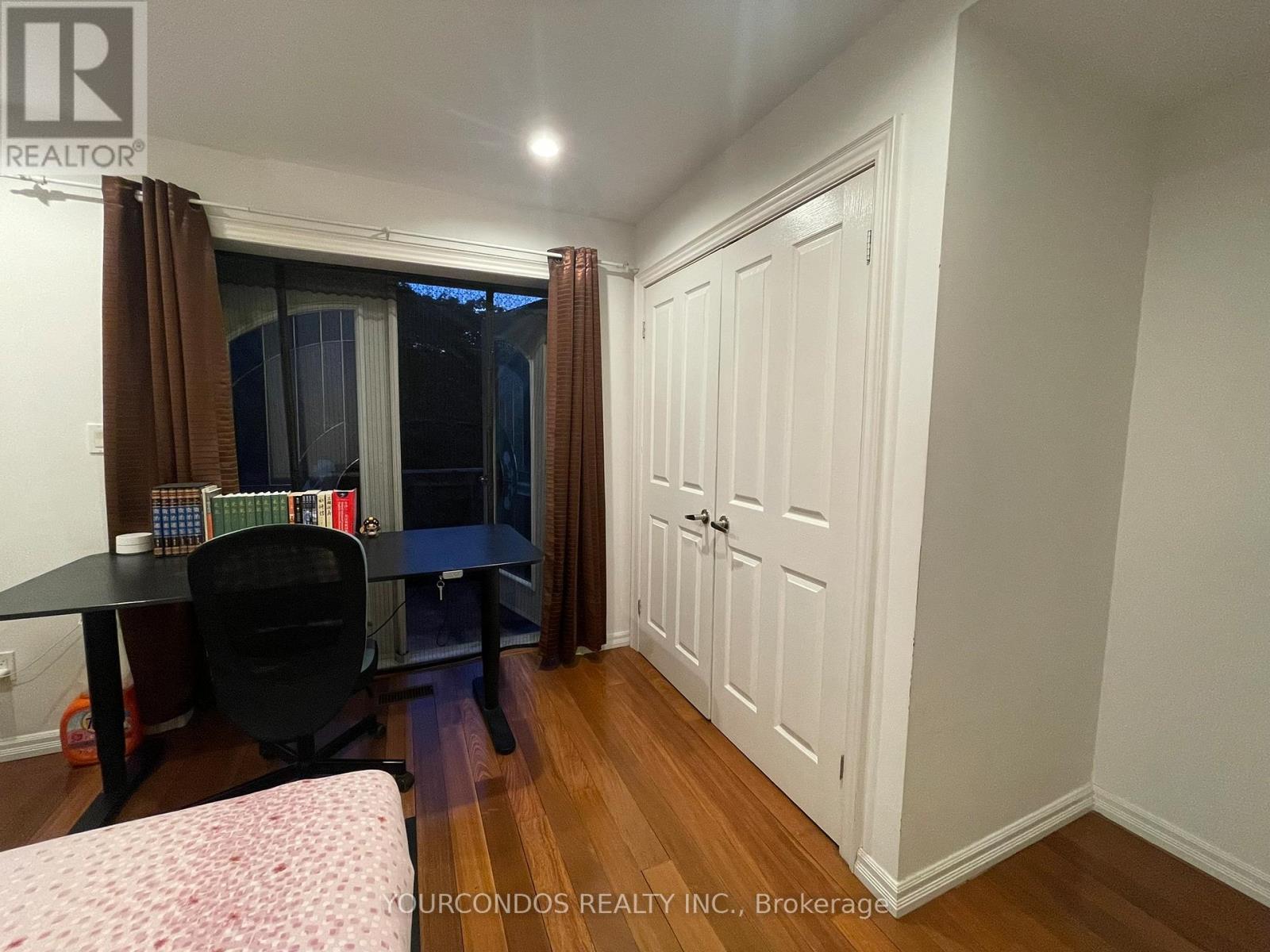Upper A & B - 193 Brunswick Avenue, Toronto, Ontario  M5S 2M4 - Photo 3 - C13642732
