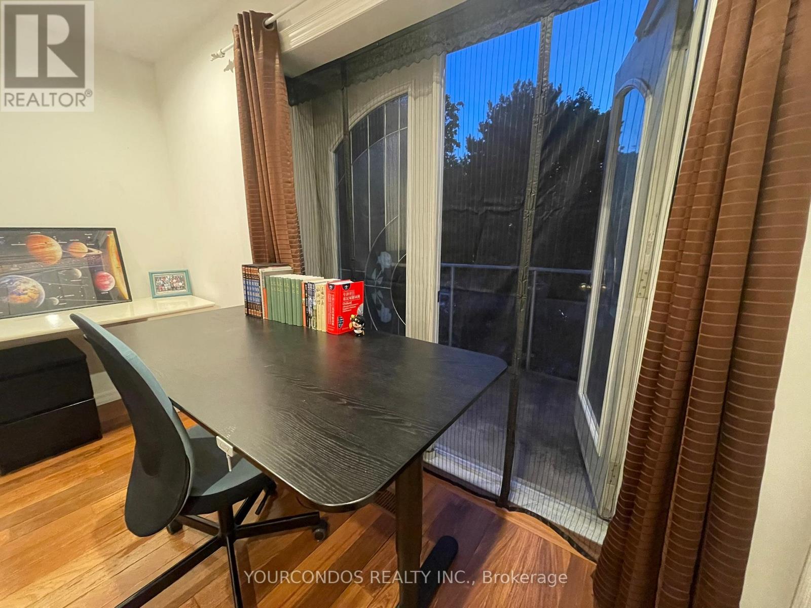 Upper A & B - 193 Brunswick Avenue, Toronto, Ontario  M5S 2M4 - Photo 4 - C13642732