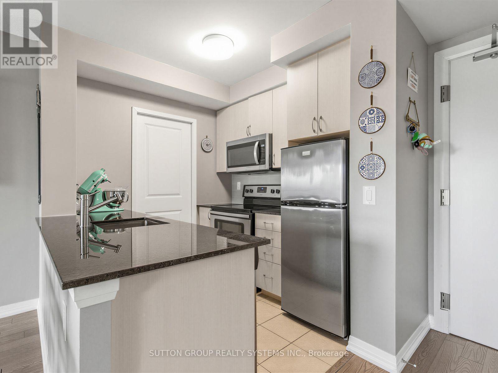 502 - 741 Sheppard Avenue W, Toronto, Ontario  M3H 0C9 - Photo 4 - C13642750