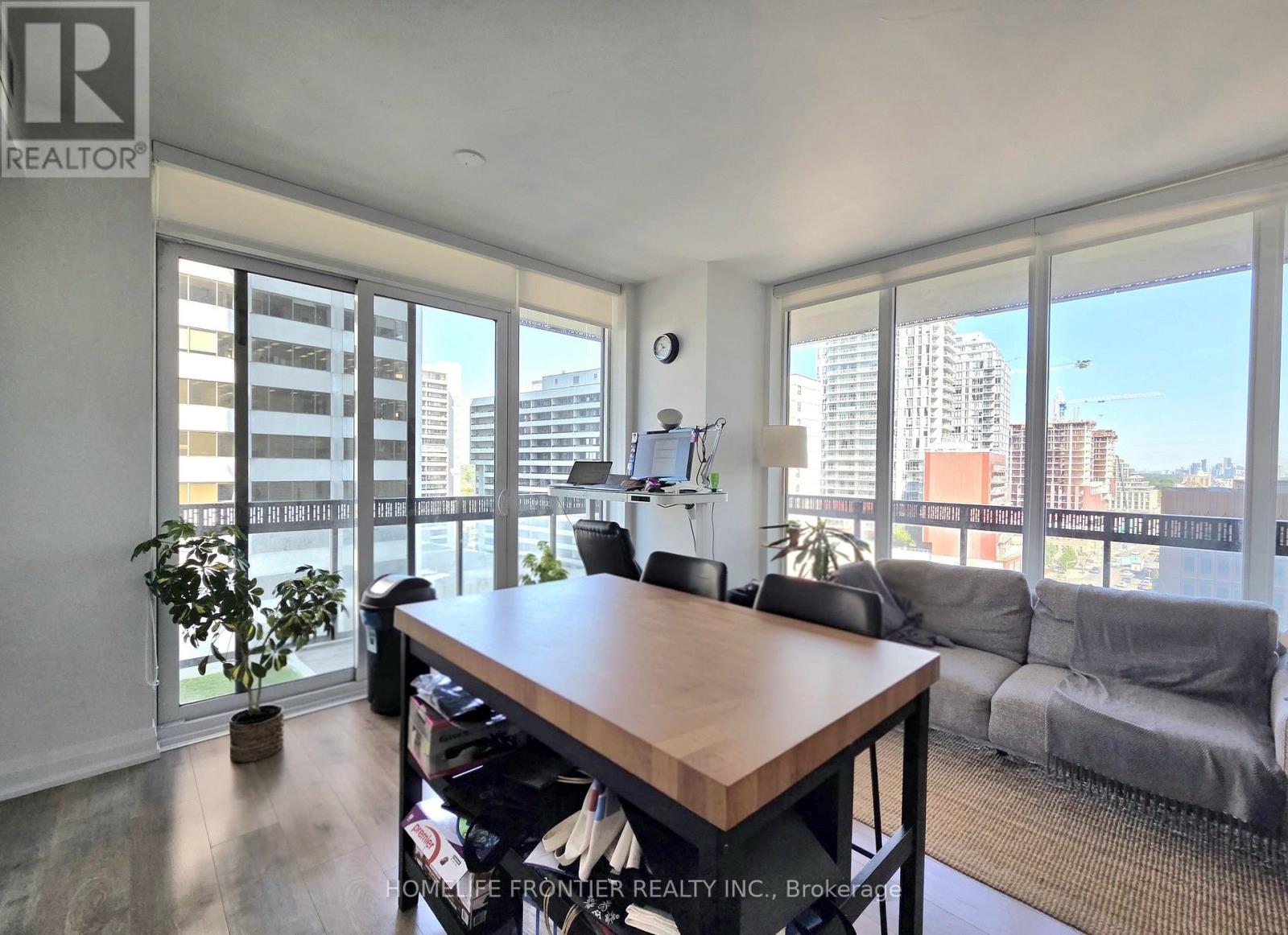 905 - 8 EGLINTON AVENUE, Toronto, Ontario