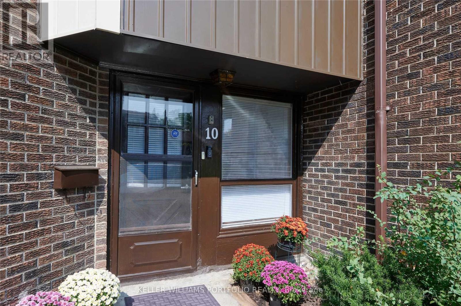10 Lofty Hill Way, Toronto, Ontario M2H 2Z8 - Photo 2 - C13642794