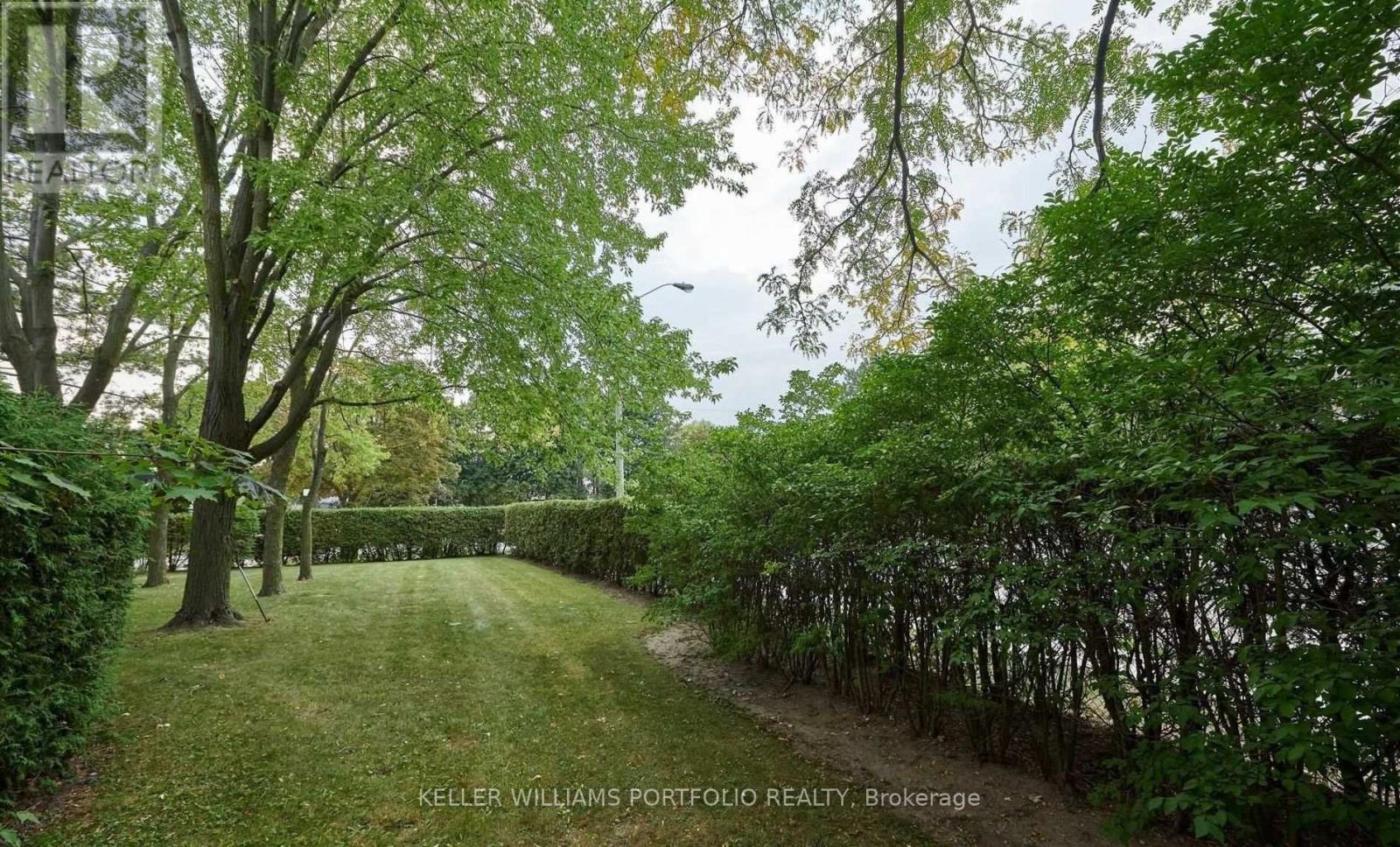 10 Lofty Hill Way, Toronto, Ontario M2H 2Z8 - Photo 3 - C13642794