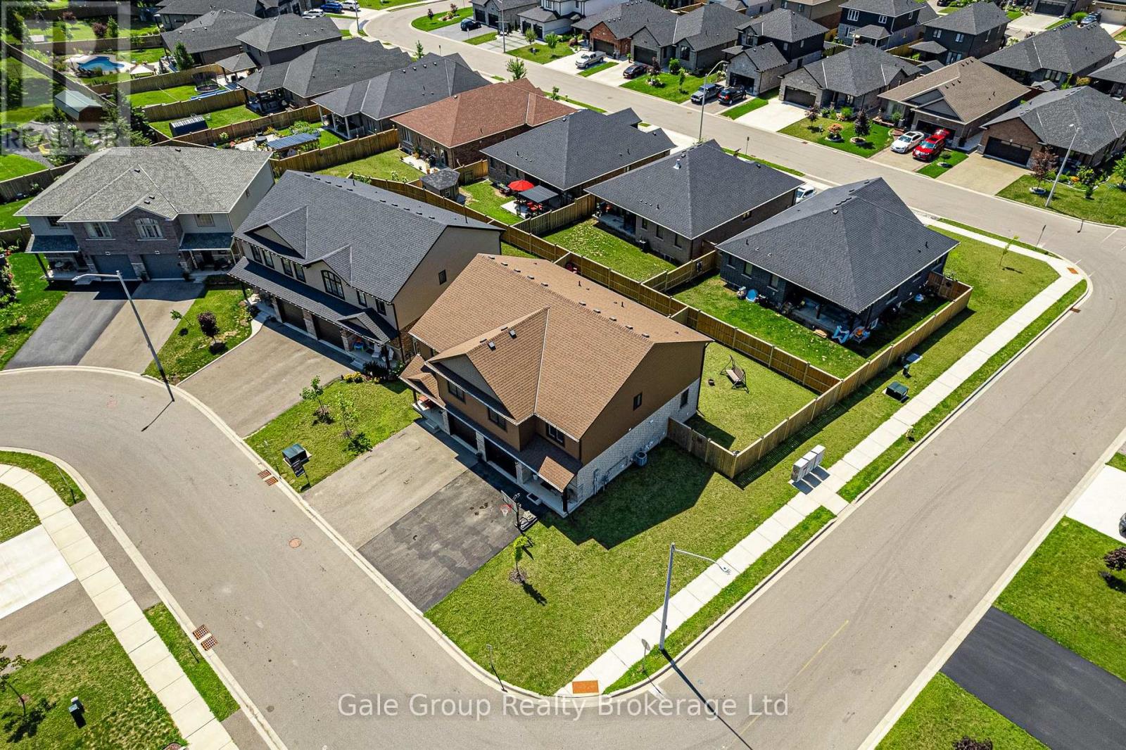 38 Amber Street, Norfolk, Ontario  N0E 1Y0 - Photo 2 - X13642784