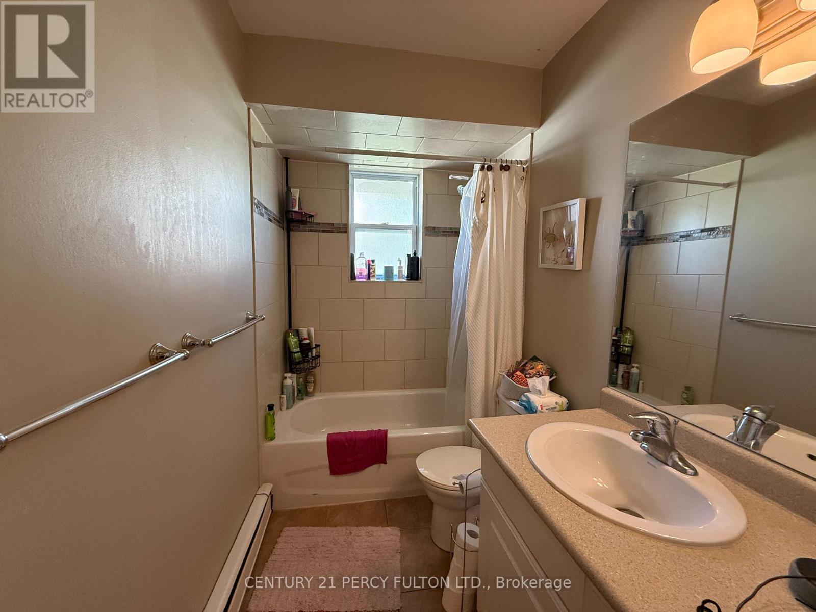 3 - 706 Dunlop Street W, Whitby, Ontario  L1N 1V5 - Photo 4 - E13642760