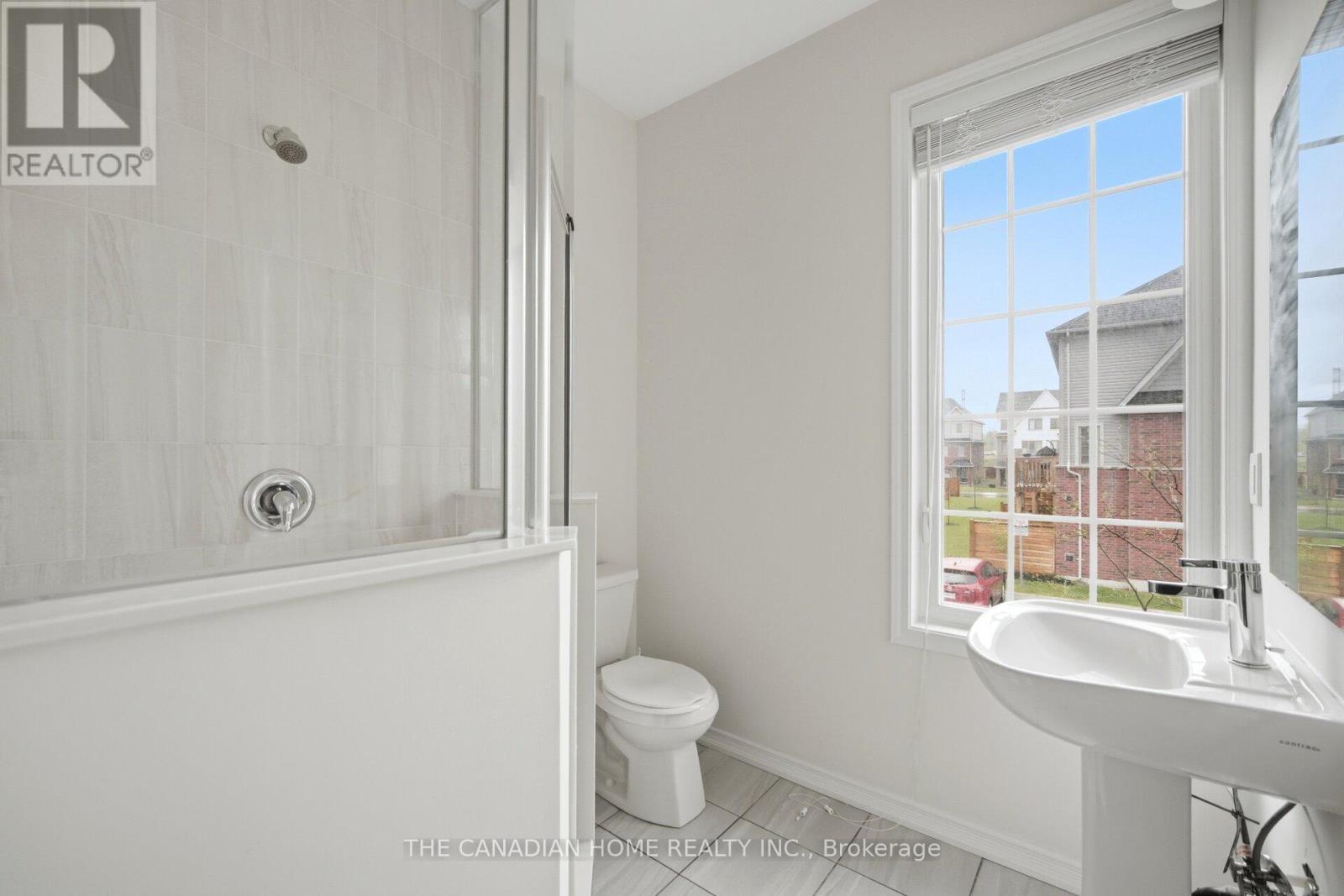 99 Danzatore Path, Oshawa, Ontario  L1L 0P9 - Photo 20 - E13642792
