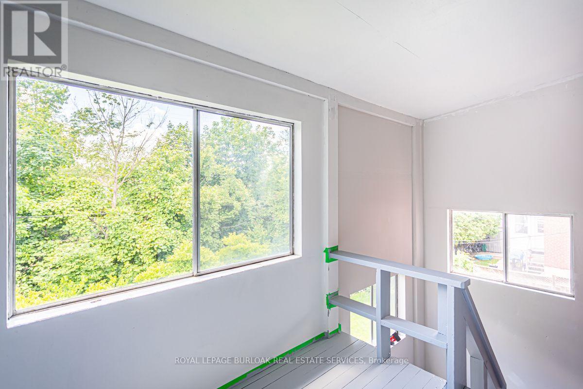 2 - 718 Ross Street, Burlington, Ontario  L7S 1S2 - Photo 15 - W13642736