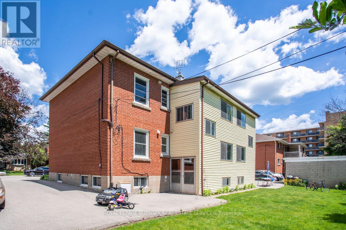 2 - 718 Ross Street, Burlington, Ontario  L7S 1S2 - Photo 18 - W13642736
