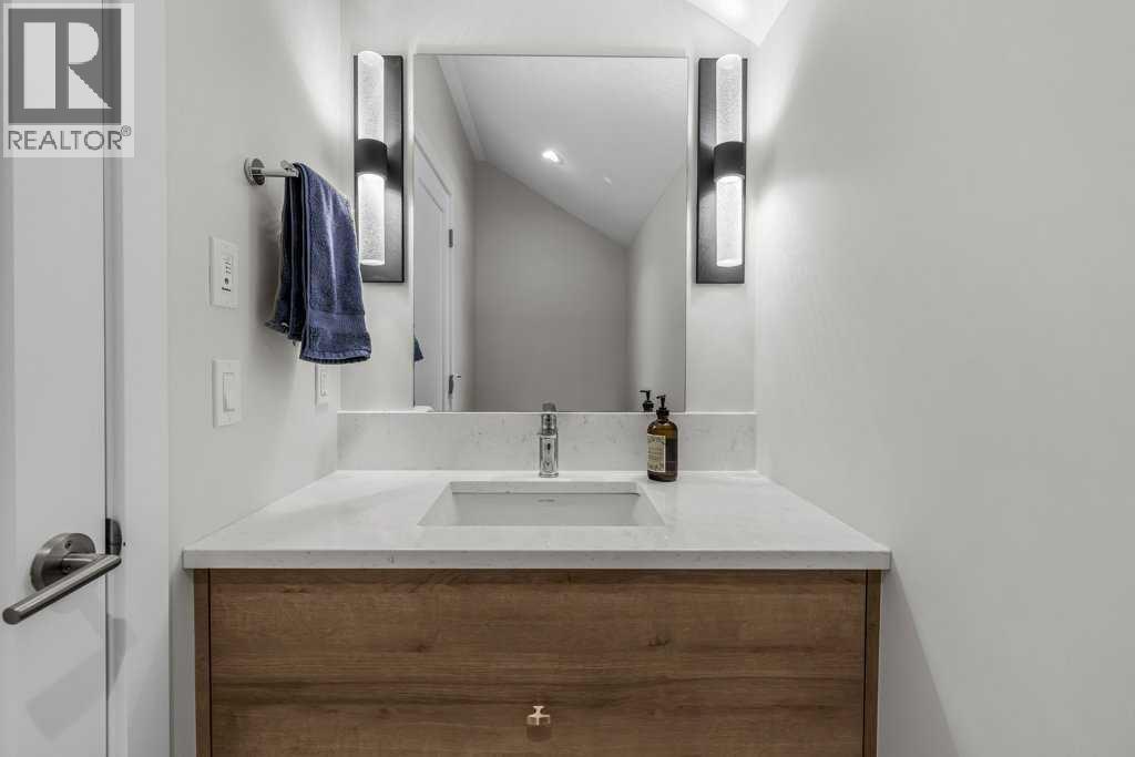 202m, 209 Stewart Creek Rise, Canmore, Alberta  T1W 0N9 - Photo 31 - A2327279