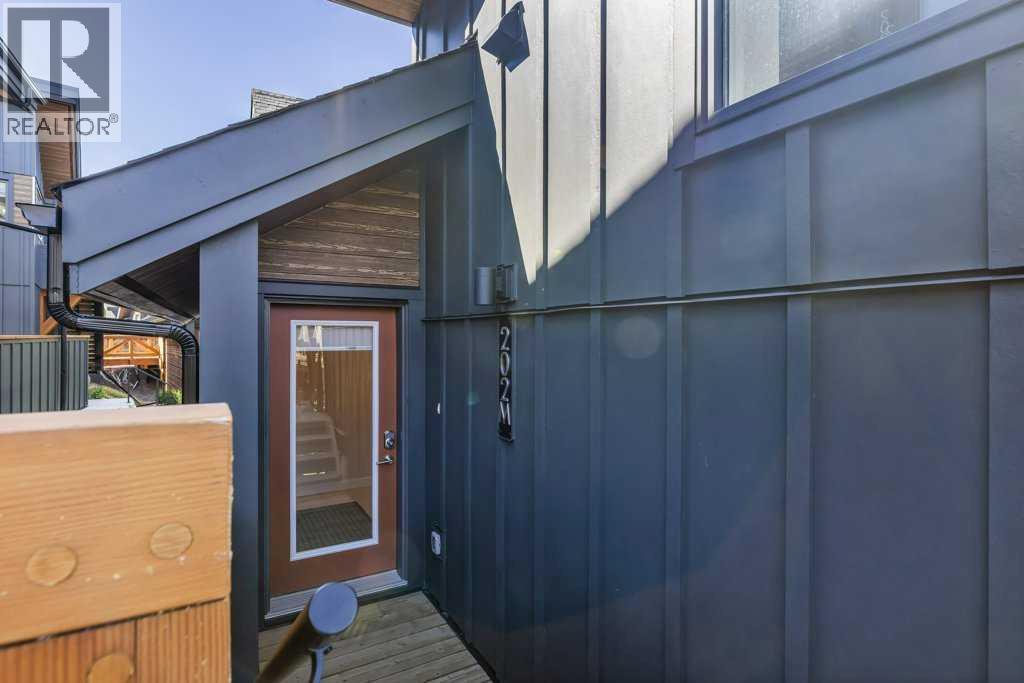 202m, 209 Stewart Creek Rise, Canmore, Alberta  T1W 0N9 - Photo 4 - A2327279