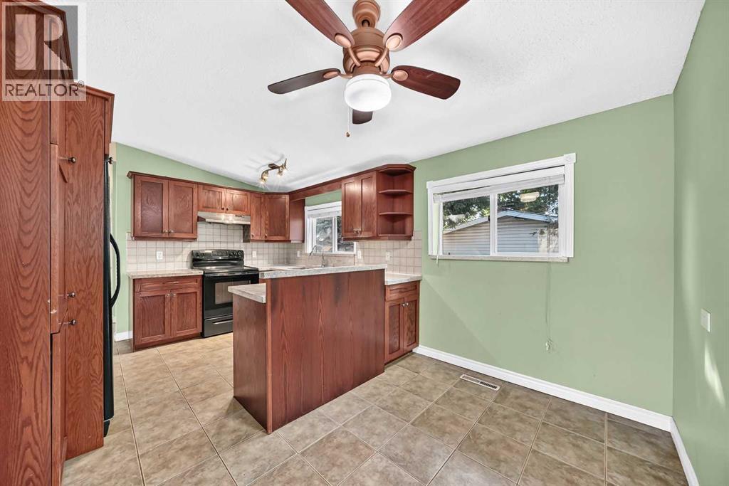 4628 Verona Drive NW, Calgary, Alberta  T3A 0P4 - Photo 8 - A2329648