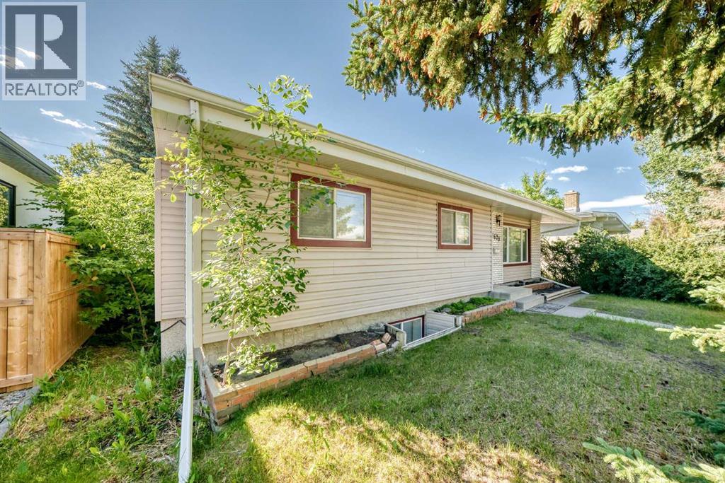 4628 Verona Drive NW, Calgary, Alberta  T3A 0P4 - Photo 38 - A2329648