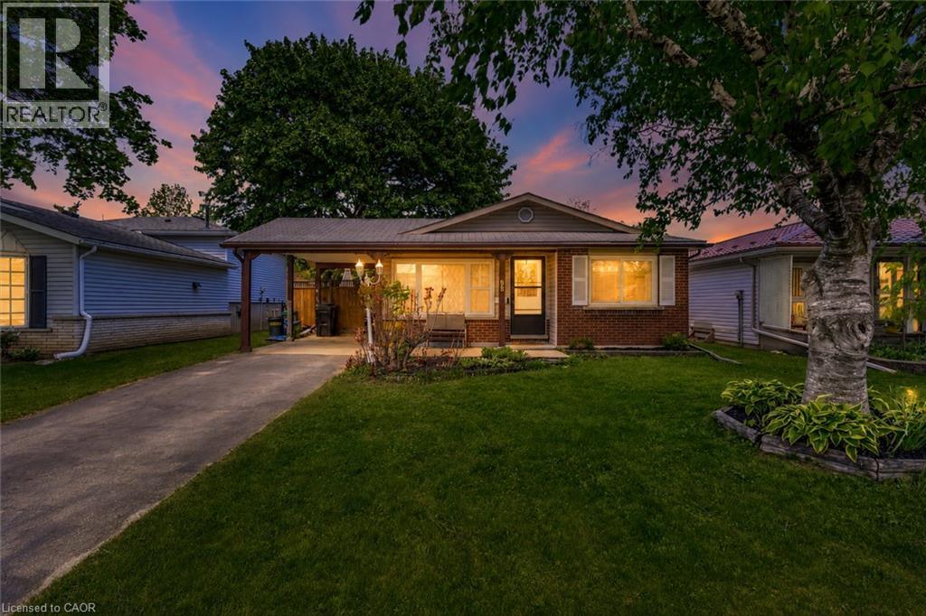 98 BELWOOD Crescent, Kitchener, Ontario