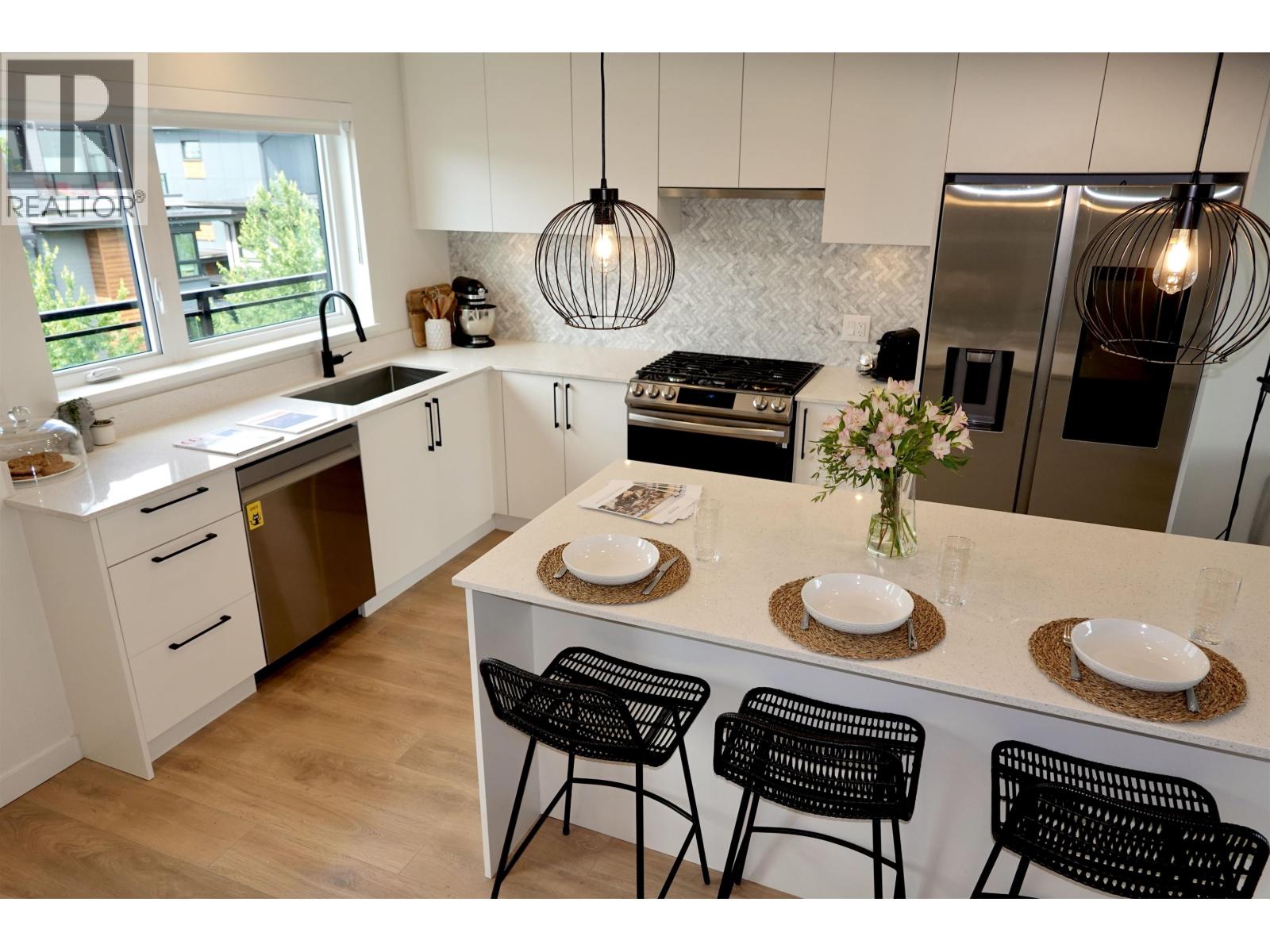 444 545 E 2nd Street, North Vancouver, British Columbia  V7L 1E1 - Photo 12 - R3143211