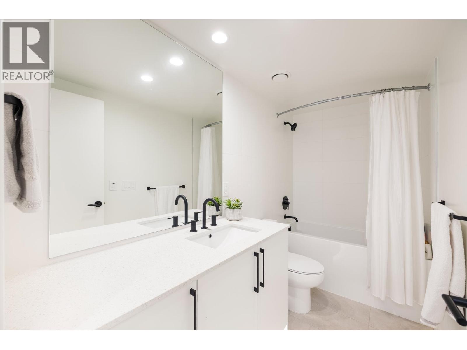 444 545 E 2nd Street, North Vancouver, British Columbia  V7L 1E1 - Photo 25 - R3143211