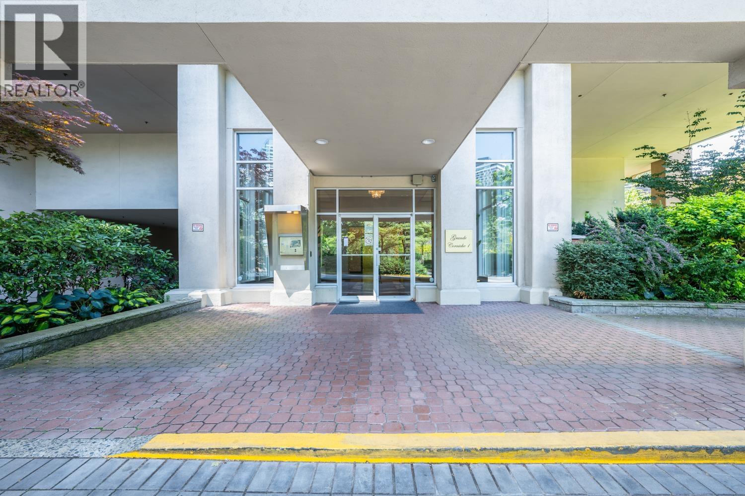 2203 6240 Mckay Avenue, Burnaby, British Columbia  V5H 4L8 - Photo 2 - R3152542