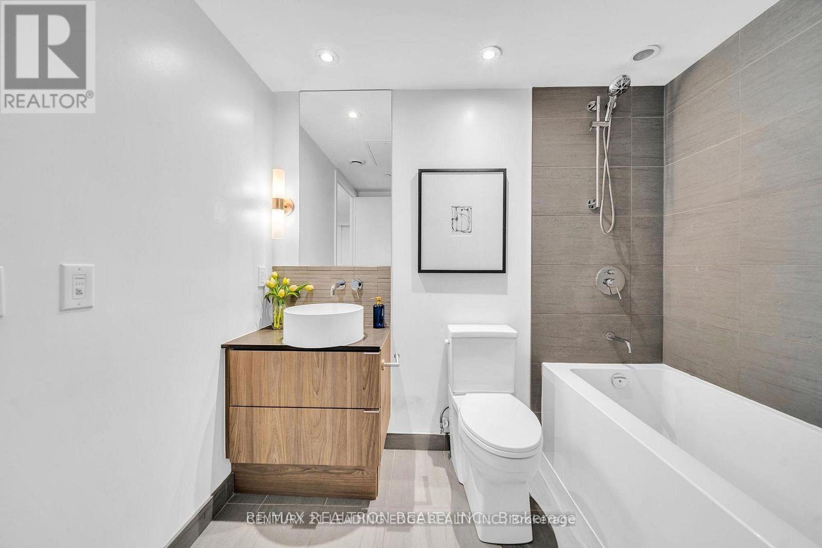 603 - 161 Roehampton Avenue, Toronto, Ontario  M4P 0C8 - Photo 14 - C13641776