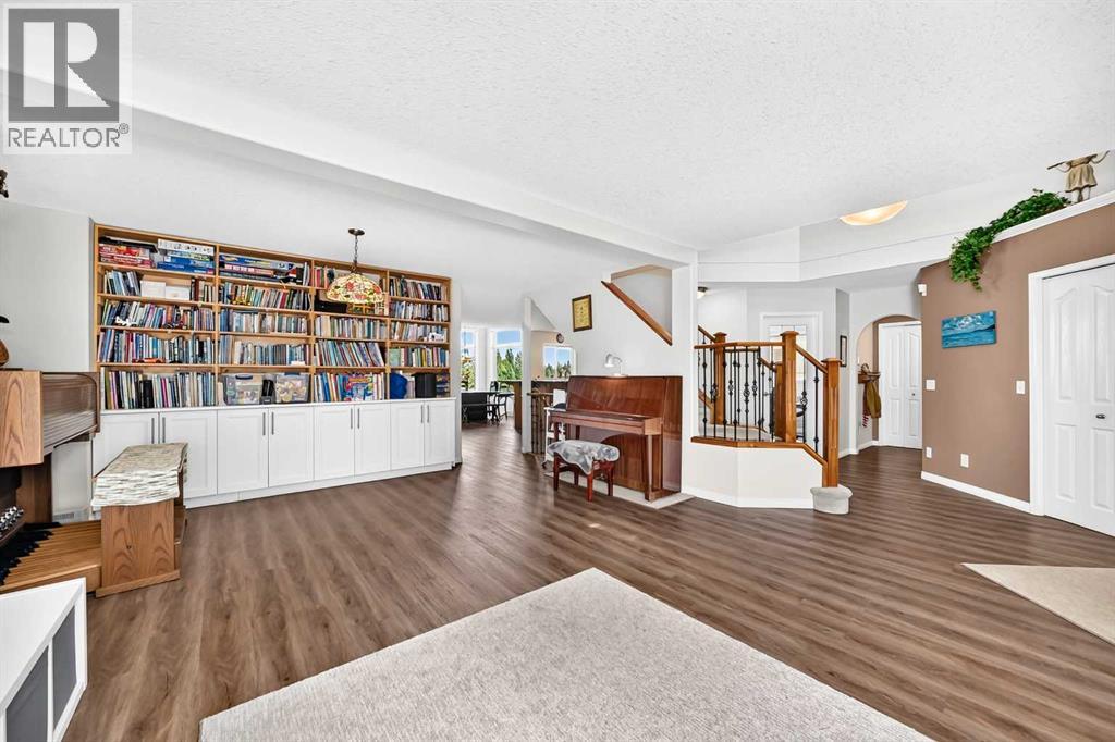 60 Harvest Park Way, Calgary, Alberta  T3K 4K7 - Photo 4 - A2334803