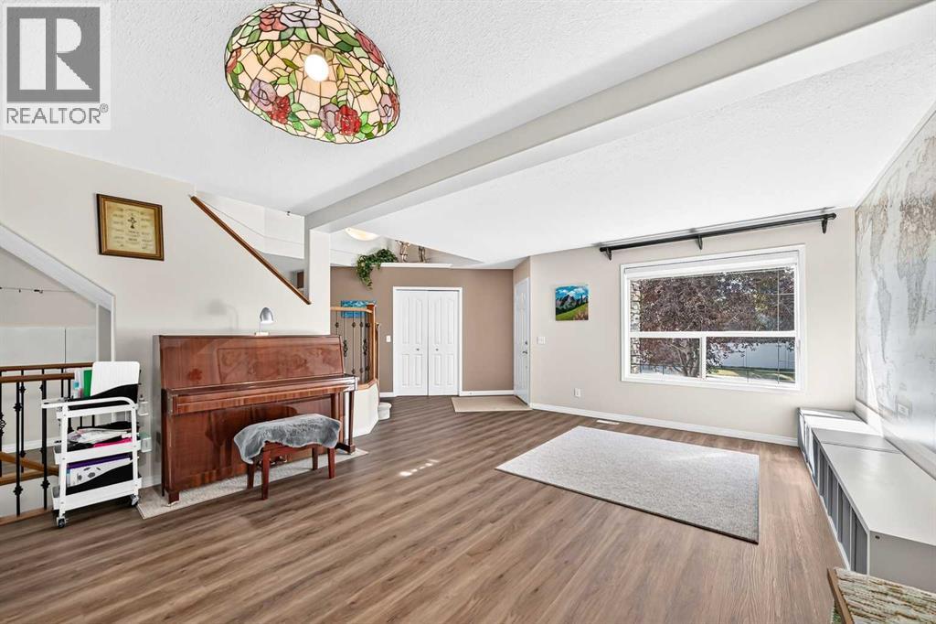 60 Harvest Park Way, Calgary, Alberta  T3K 4K7 - Photo 5 - A2334803